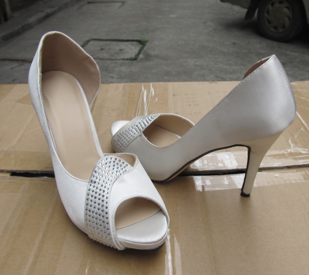 2015 Fashion High Heel Ladies Peep Toe Sandals (HCY02-1457)
