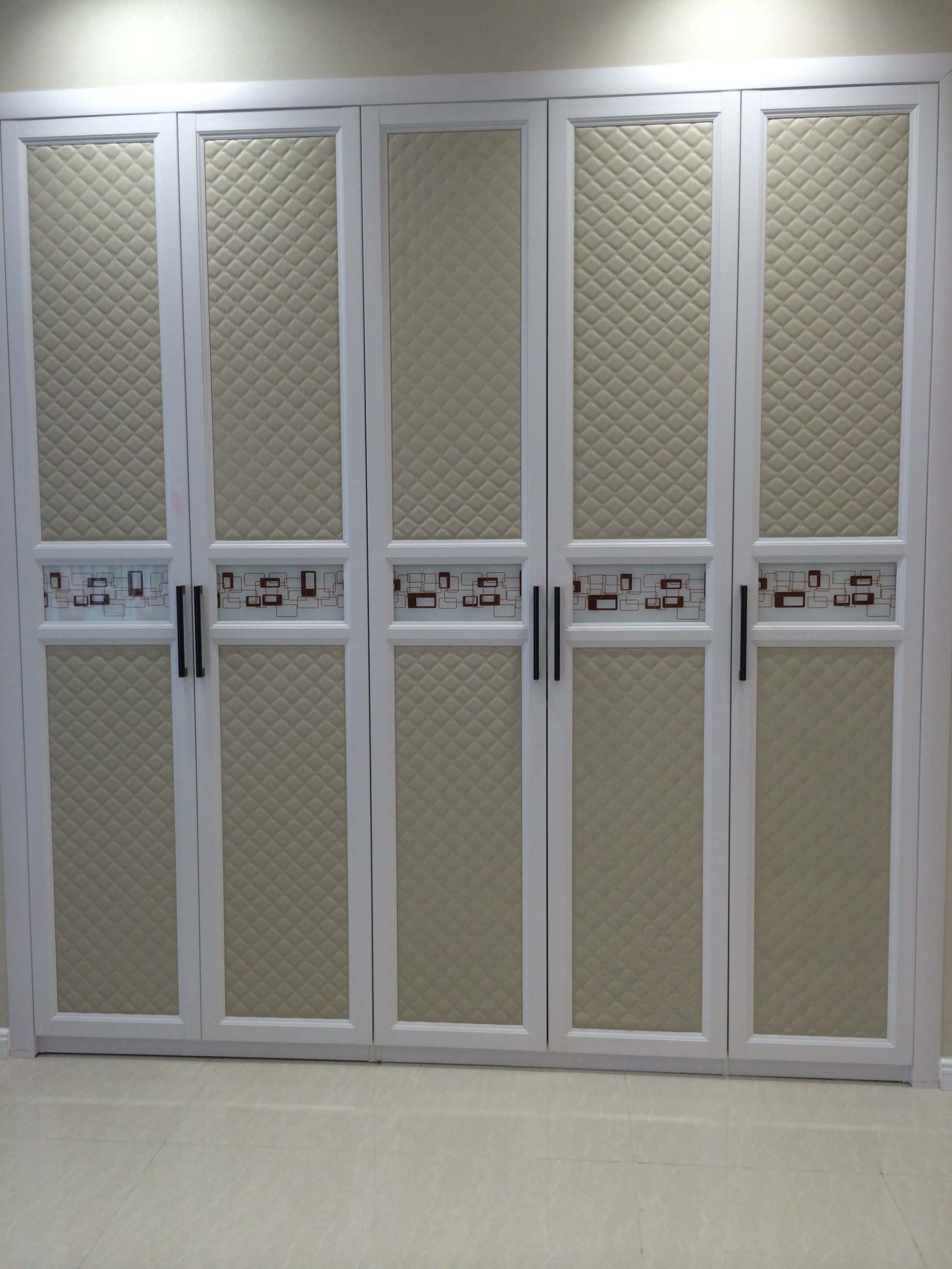 Chinese Bedroom Furniture Wardrobe with Four Doors (W-010)