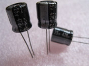 100pcs 470UF 25V Electric Capacity