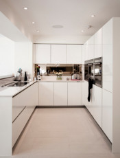 High Gloss White Lacquered Kitchen Cabinets