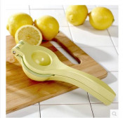 Plastic Lemon Sprayer / Citrus Spray / Lemon Squeezer
