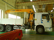 10t XCMG Truck Mounted Crane with Cargo Box