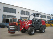 CE Articulated 1.0 Ton Mini Loader with Barrel Clamp