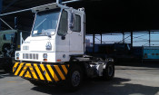 Cnhtc HOWO Hova 4X2 Terminal Pier Tractor Truck for Port Application