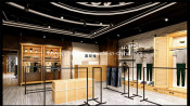 Custom MDF Wood Metal Attractive Young Lady Garment Shop Design