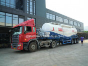 Granules Bulker Powder Tanker Semi Trailer with Diesel Engine Bpw Axle