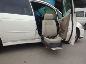 Hot Sale Swivel Car Seat &Lift Seat for Side Door of SUV