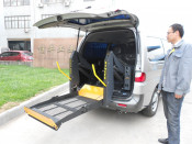 Hot Sale Wheelchair Lift Install in Rear Door for Disabled People with CE Certificate