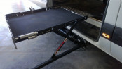 Hydraulic Lifting Platform Scissor Lift for Benz Sprinter (WL-UVL-700-S-1090)