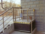 Hydraulic Wheelchair Lift with 250kg Capacity