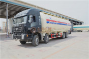 Iveco Hongyan 8*4 Chassis Tank Truck for Export to Africa