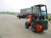 Popular in Europe CE Mini Loader with Road Sweeper (HQ908)
