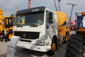 Sinotruck Mixer Truck 6X4 336HP HOWO Concrete Mixer Truck