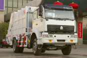 Slinotruk 4X2 Garbage/Refused Compator Truck with Best Price