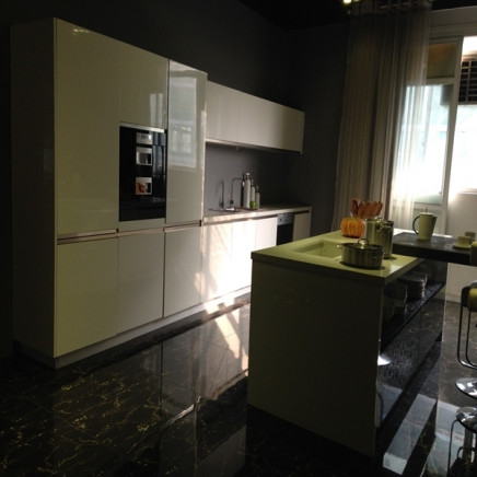18mm MDF Door High Gloss Kitchen Cabinet (ZHK-021)