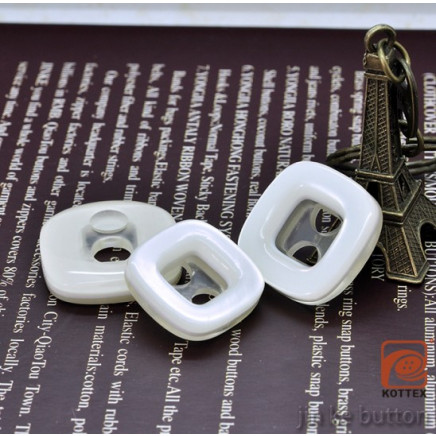 Fashion Garment White Resin Pearl Coat Button Has Special Eyes