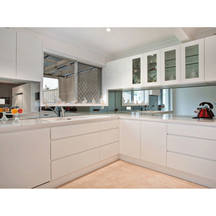 Handle-Free Design High Gloss White Lacquer Kitchen Cabinet