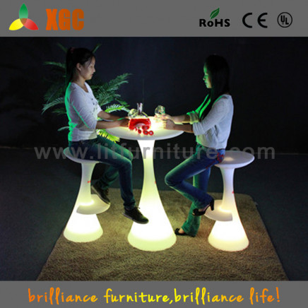 Illuminated Bar Table/Rechargeable Plastic Cocktail Table