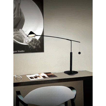 Modern Home Black Carbon Steel Table Light (270T1)