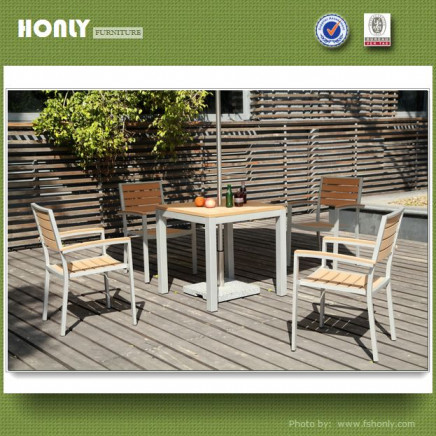 Outdoor Modern Table and Chair Aluminum Wooden Table and Chair Set