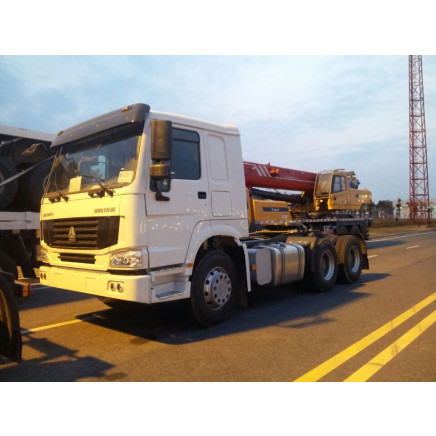 371HP HOWO Zz4257s3241W Tractor Truck