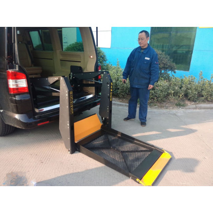 CE Electric & Hydraulic Wheelchair Car Lift for Passenger