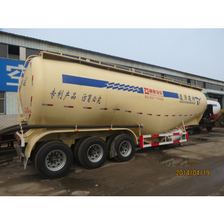 Cement Transporter Turck for Sale