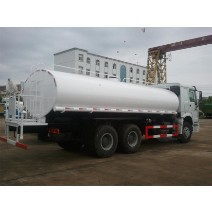 China Best Sinotruk Water Truck of 15m3 Tank