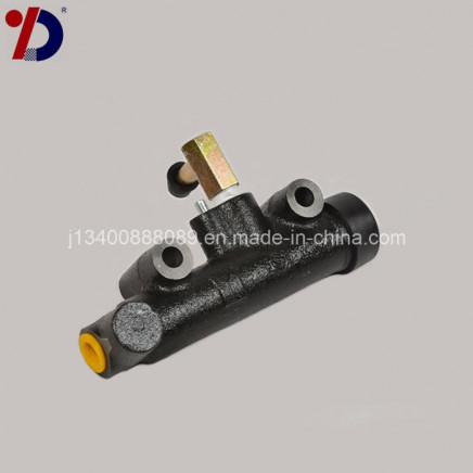 Clutch Master Cylinder of Truck Parts for Isuzu