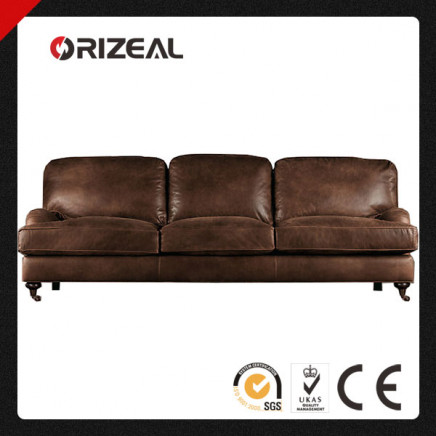 Orizeal English Roll Arm Genuine Leather Sofa with Setback Rounded Arm and Large Loose Cushion on The Angled Back (OZ-LS-2025)
