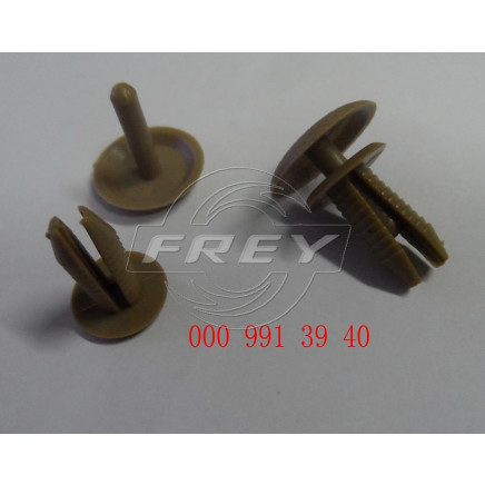 Rear Door Clip for Mercedes Benz Sprinter OEM0009913940