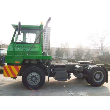Sinotruck A7 HOWO Tractor Truck Head Slow Speed for Port Application