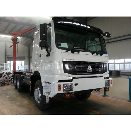 Sinotruk HOWO 6*6 Tractor Truck All Wheel Tractor