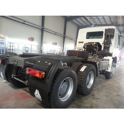 Sinotruk HOWO All Drive Tractor Truck 6*6