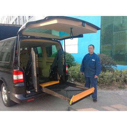 Tail Lift Mounted on Wheel Vehicle for Passengers (WL-D)