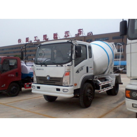The Sinotruck 4cbm 4X2 Concrete Mixer Truck