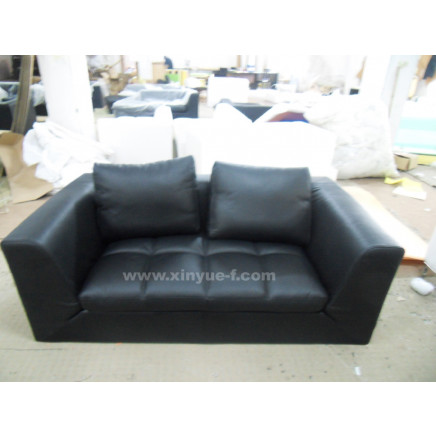 Two Seater Leather Sofa (A691)