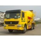 SINOTRUCK HOWO 6x4 371hp mixer truck with 8CBM capacity