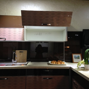 18mm MDF Door High Gloss Kitchen Cabinet (ZHK-019)