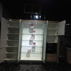 18mm MDF Door High Gloss Kitchen Cabinet (ZHK-030)