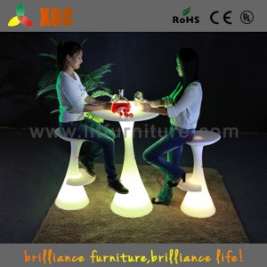 Illuminated Bar Table/Rechargeable Plastic Cocktail Table
