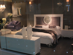 Modern Bedroom Furniture Royal Beds Queen Size Bed (LS-403)