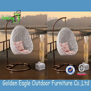 Beautiful and Great Quality Swing Chair with SGS PE Rattan & UV Resistant Fabric Cushion