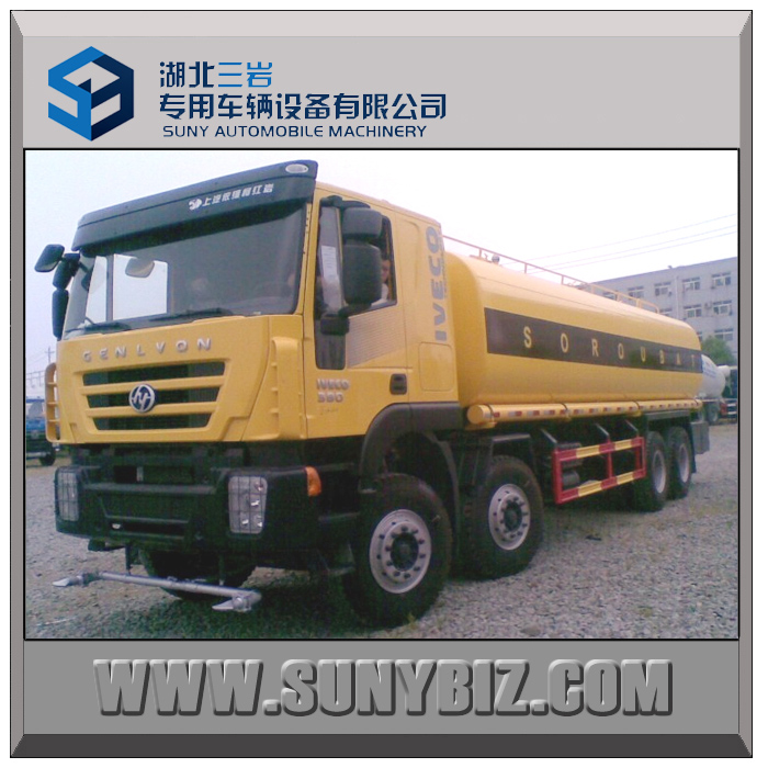 30 Cubic Sprinkler Iveco Hongyan Genlyon 8X4 Heavy Water Tank Truck