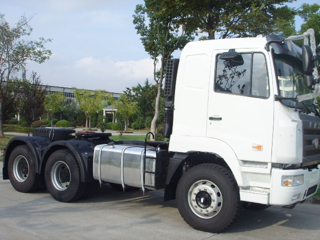 China Best Camc Tractor Truck of 420HP 6X4