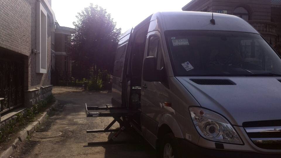 China Wheelchair Lifts Manufacturer for Van CE Loading 350kg