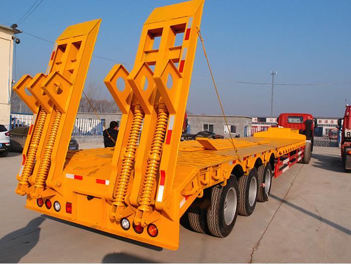 Heavy Duty Low Bed Semi-Trailer Three Axles