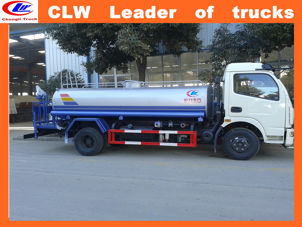 Small Rhd Water Sprinkler Vehicle