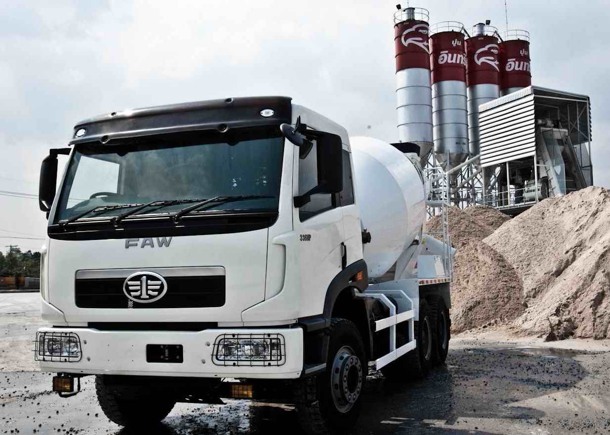 The Jiefang 6X4 336HP 6m3 Faw Concrete Mixer Truck