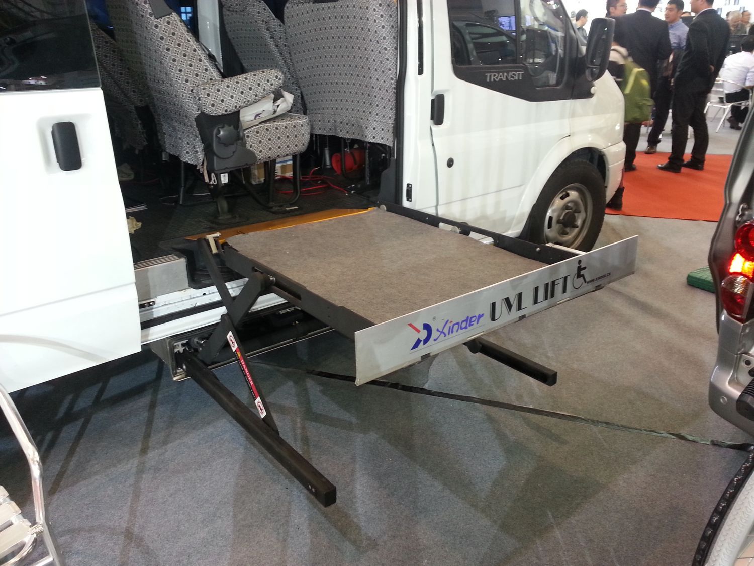 Wheelchair Lift Hydraulic Wheelchair Lift for Benz CE Certificate (WL-UVL-700-S-1090)